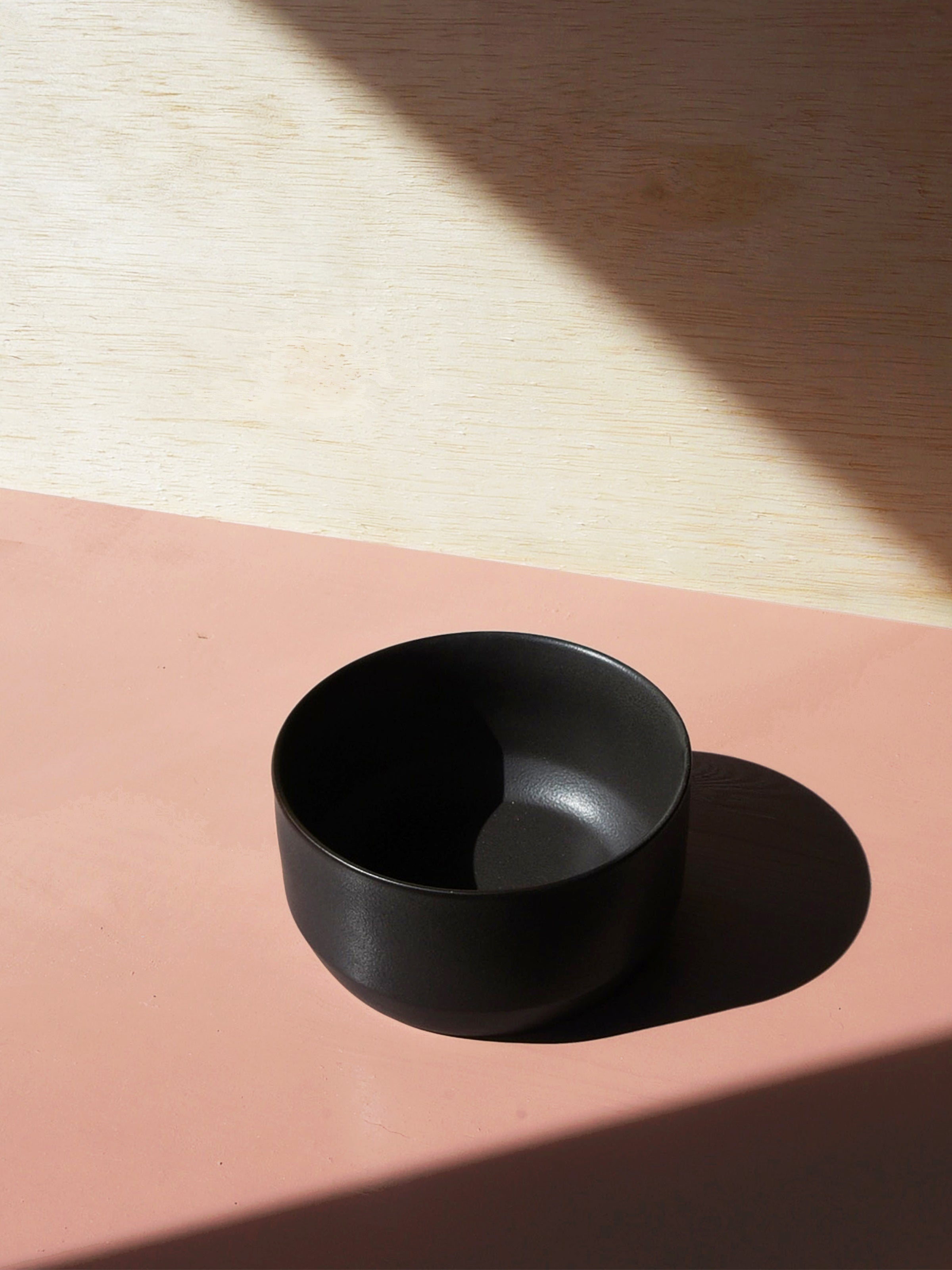 Simple Bowl in Onyx